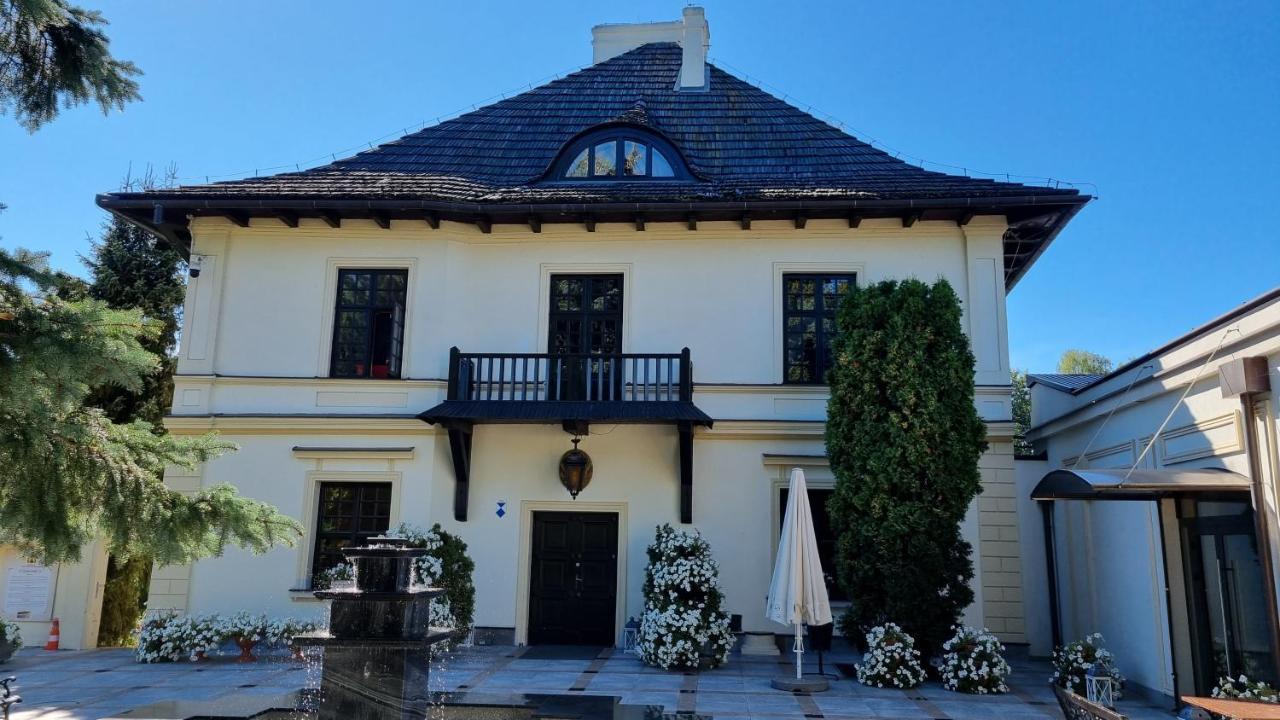 Dwor Anna Bed & Breakfast Ciecierzyn Exterior photo
