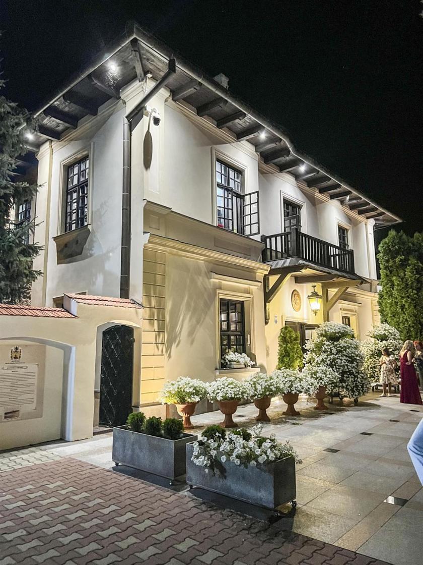 Dwor Anna Bed & Breakfast Ciecierzyn Exterior photo