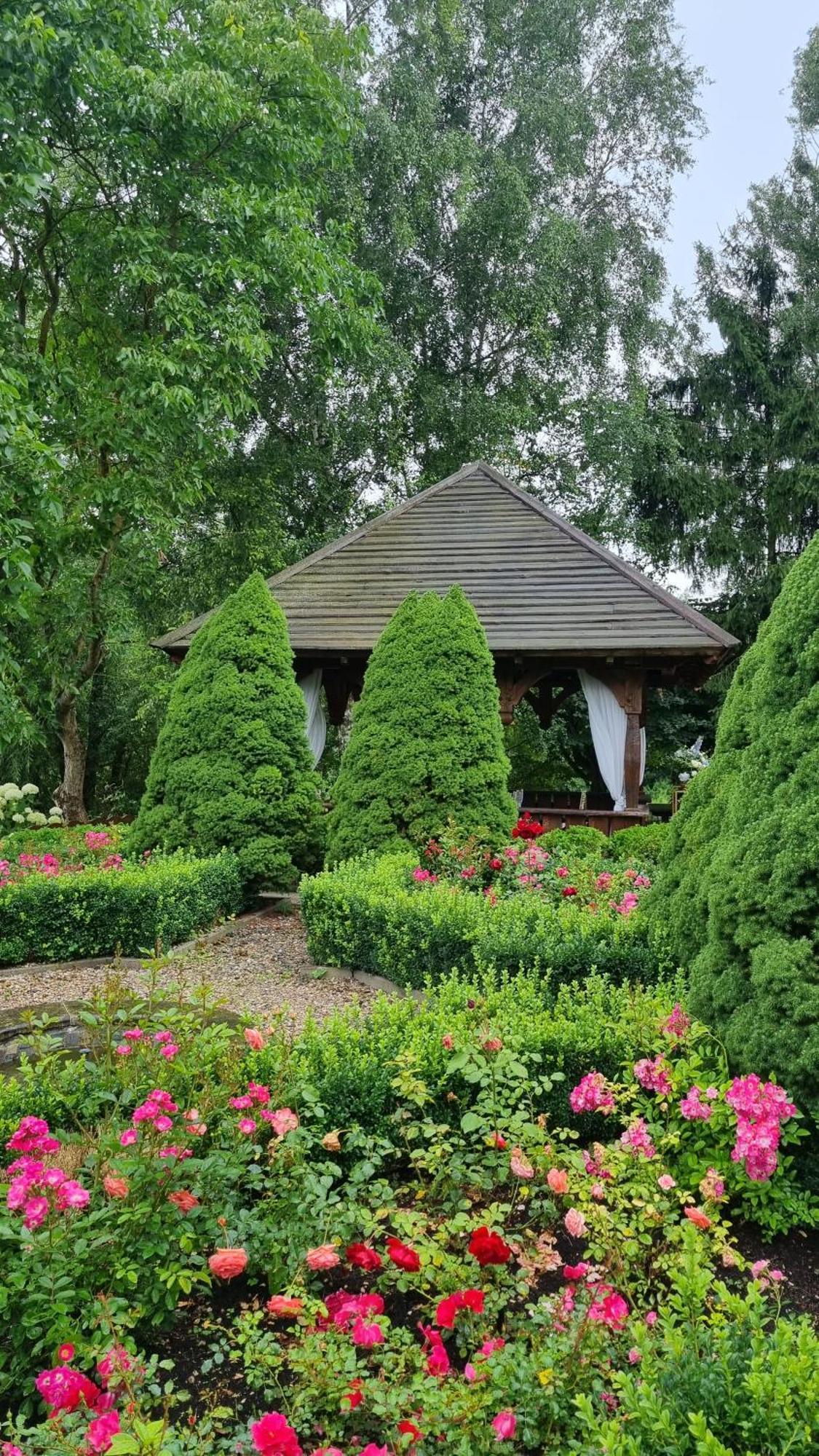 Dwor Anna Bed & Breakfast Ciecierzyn Exterior photo
