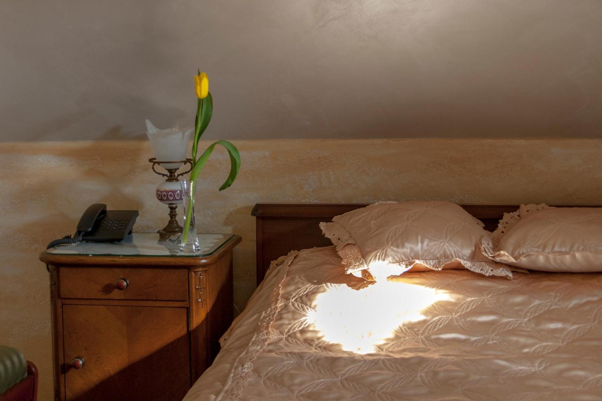 Dwor Anna Bed & Breakfast Ciecierzyn Room photo