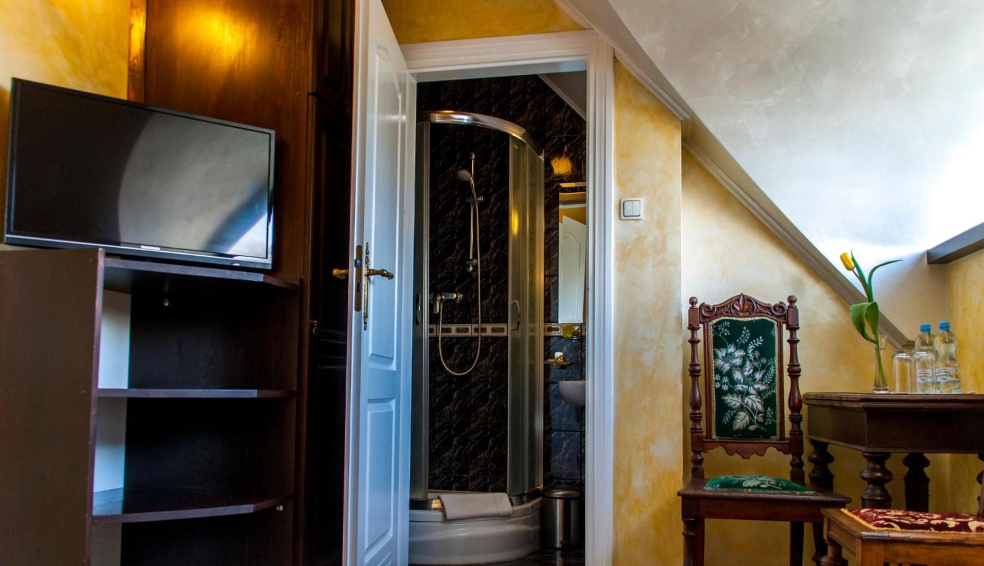 Dwor Anna Bed & Breakfast Ciecierzyn Room photo
