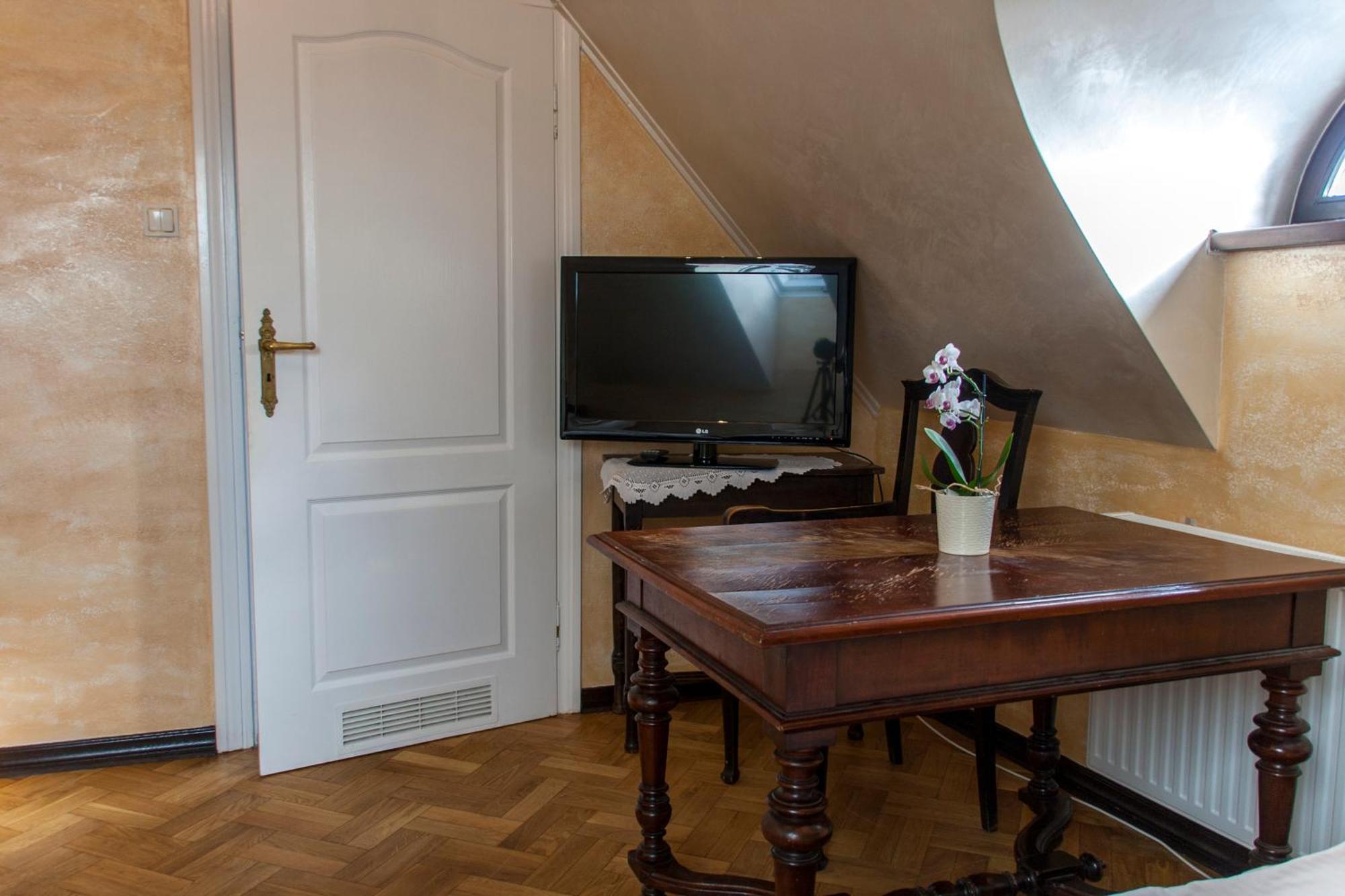 Dwor Anna Bed & Breakfast Ciecierzyn Room photo