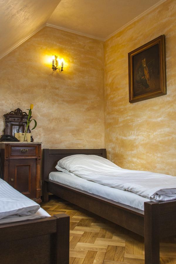 Dwor Anna Bed & Breakfast Ciecierzyn Exterior photo