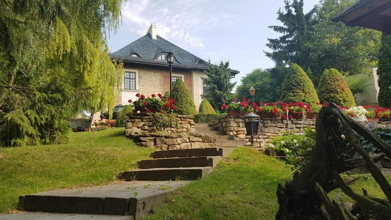 Dwor Anna Bed & Breakfast Ciecierzyn Exterior photo