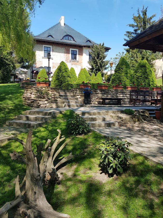 Dwor Anna Bed & Breakfast Ciecierzyn Exterior photo