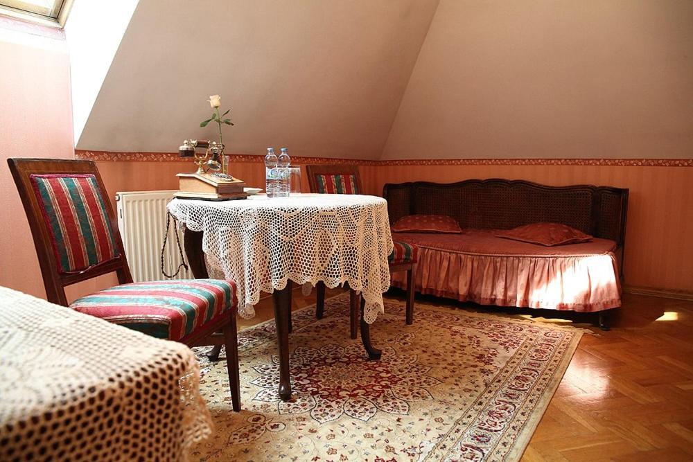 Dwor Anna Bed & Breakfast Ciecierzyn Room photo